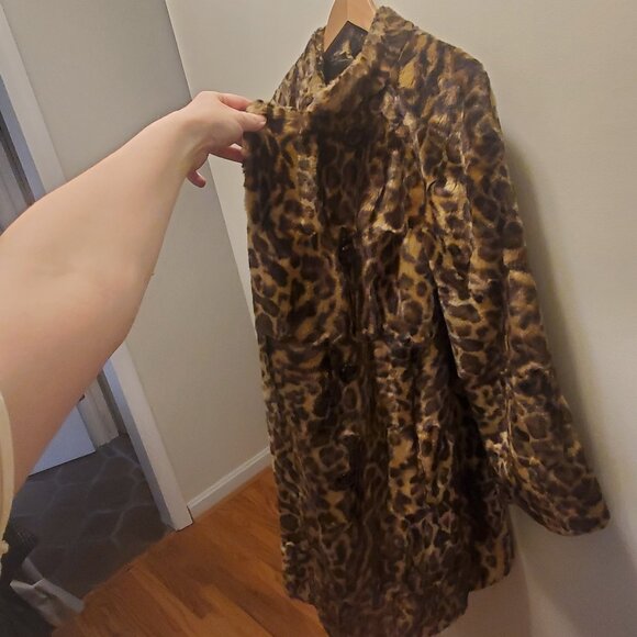 Vintage 2010s Trina Turk Faux Leopard Coat - Picture 5 of 5